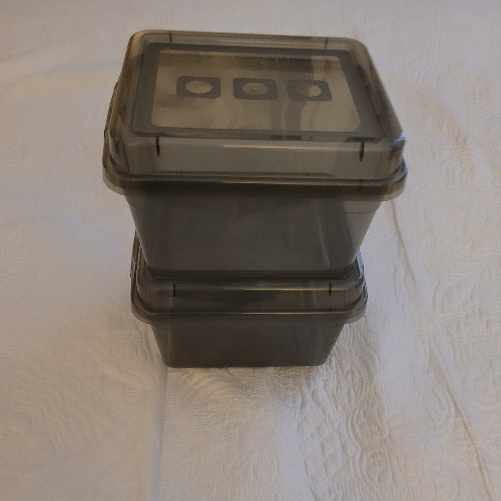 2 Small Square Storage Containers - Picture 3 of 4